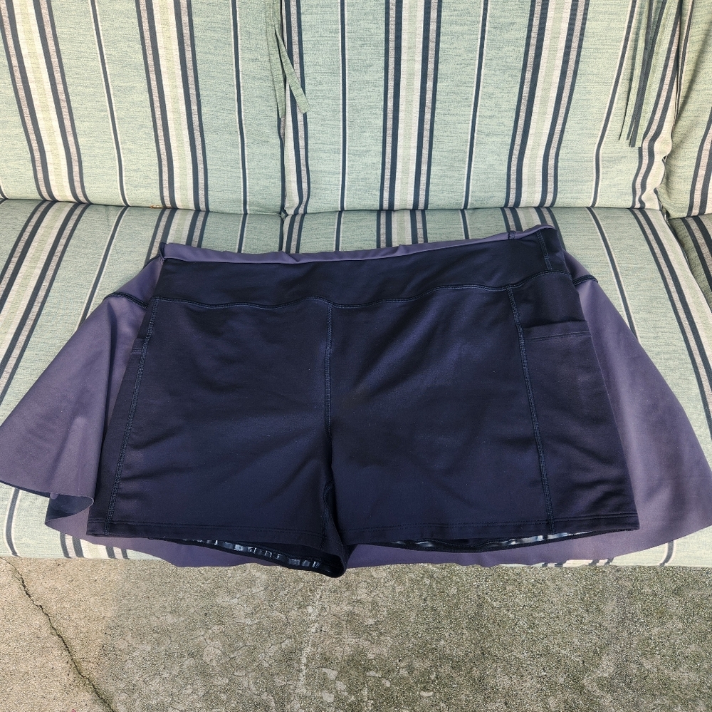 Atletha gray and black camo print, xl match point skort